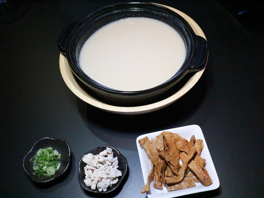 Shark Show House (9)