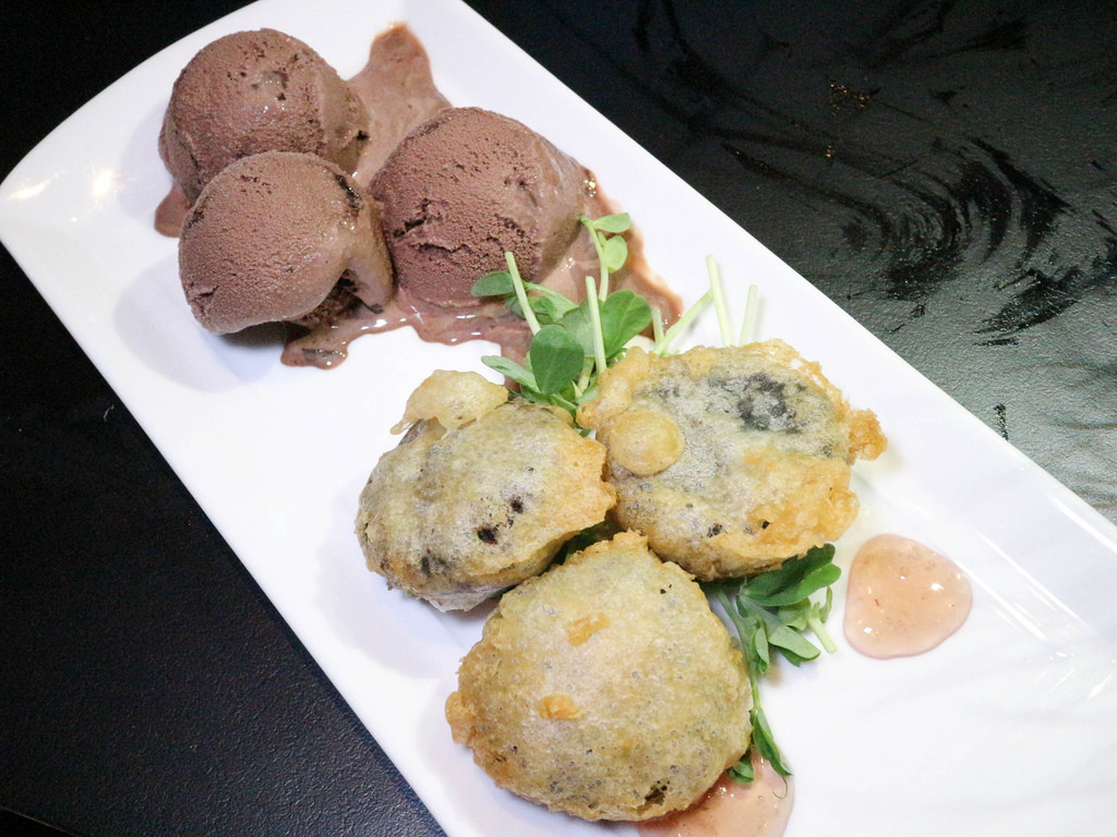 Shark Show House (71)