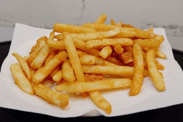 【食記】台中・大雅|不加生菜又客製化口味的漢堡哪裡找?各種醬料自由搭配找到屬於自己的口味・肯尼美式炸雞中清總店・附菜單