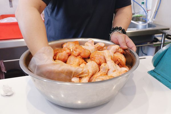 肯尼美式炸雞出新品啦！多種漢堡組合任你自由搭配！做出屬於自己獨一無二的漢堡。菜單也一起更新囉！｜台中美食、大雅、中清