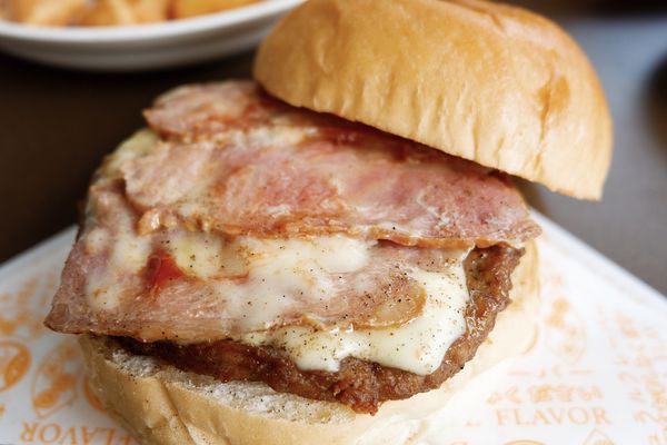 肯尼美式炸雞出新品啦！多種漢堡組合任你自由搭配！做出屬於自己獨一無二的漢堡。菜單也一起更新囉！｜台中美食、大雅、中清