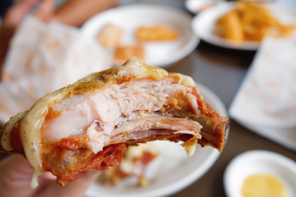 肯尼美式炸雞出新品啦！多種漢堡組合任你自由搭配！做出屬於自己獨一無二的漢堡。菜單也一起更新囉！｜台中美食、大雅、中清