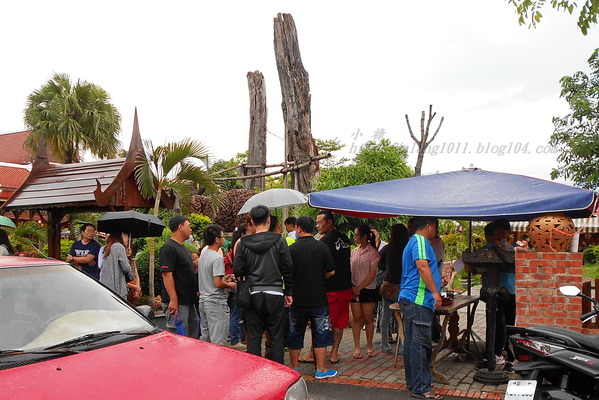 泰國南洋風高腳屋咖啡：三碗豬腳(台)!!!   ..南洋風高腳屋