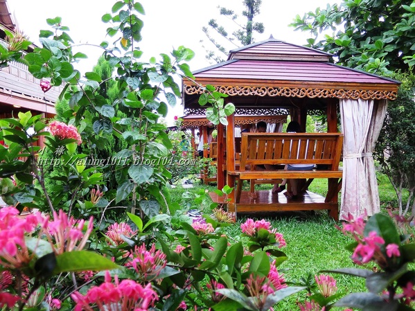 泰國南洋風高腳屋咖啡：三碗豬腳(台)!!!   ..南洋風高腳屋