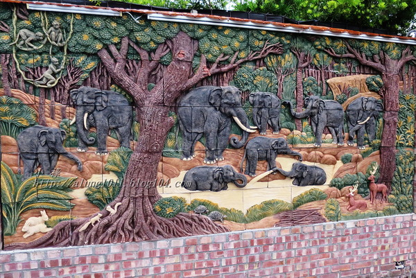 泰國南洋風高腳屋咖啡：三碗豬腳(台)!!!   ..南洋風高腳屋