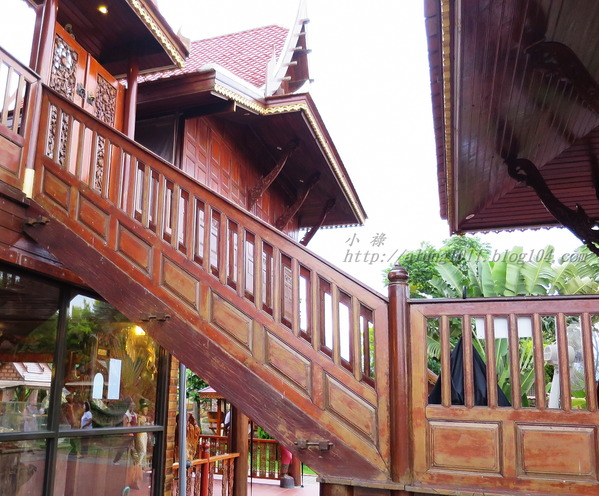 泰國南洋風高腳屋咖啡：三碗豬腳(台)!!!   ..南洋風高腳屋