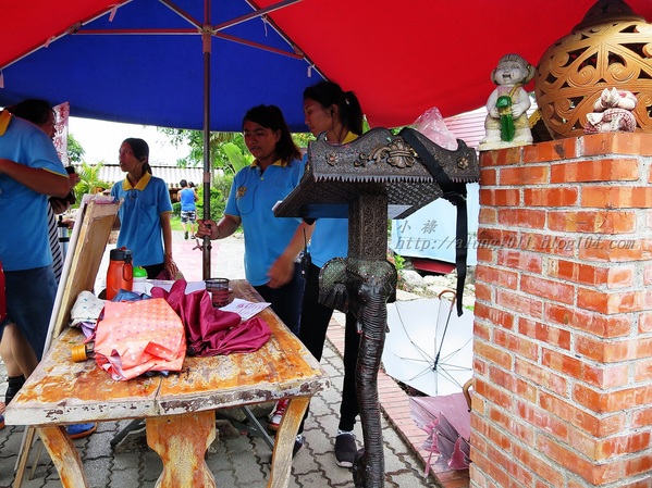 泰國南洋風高腳屋咖啡：三碗豬腳(台)!!!   ..南洋風高腳屋