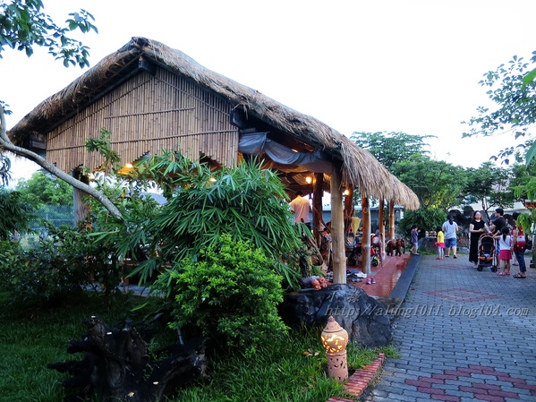 泰國南洋風高腳屋咖啡：三碗豬腳(台)!!!   ..南洋風高腳屋