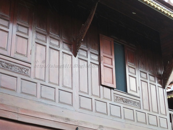 泰國南洋風高腳屋咖啡：三碗豬腳(台)!!!   ..南洋風高腳屋