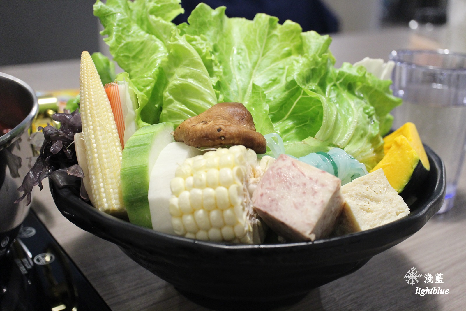 [ 中正紀念堂站美食 ] 淺藍 × 金鍋盃小火鍋四館～盡享海鮮與和牛的霸氣小火鍋