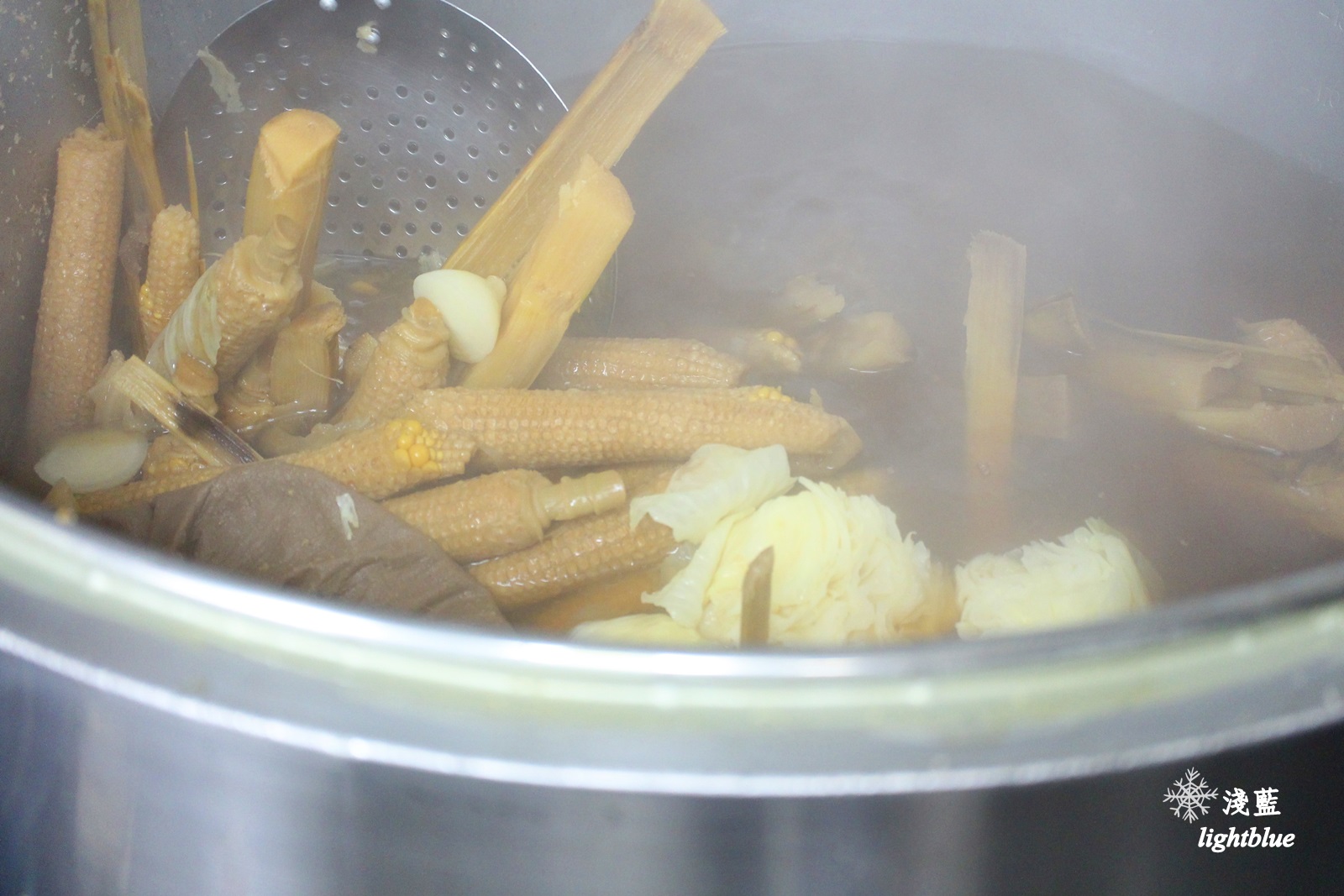 [ 中正紀念堂站美食 ] 淺藍 × 金鍋盃小火鍋四館～盡享海鮮與和牛的霸氣小火鍋