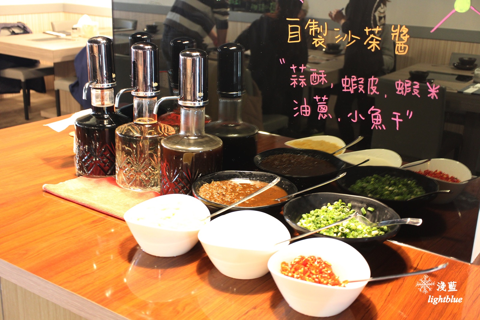 [ 中正紀念堂站美食 ] 淺藍 × 金鍋盃小火鍋四館～盡享海鮮與和牛的霸氣小火鍋