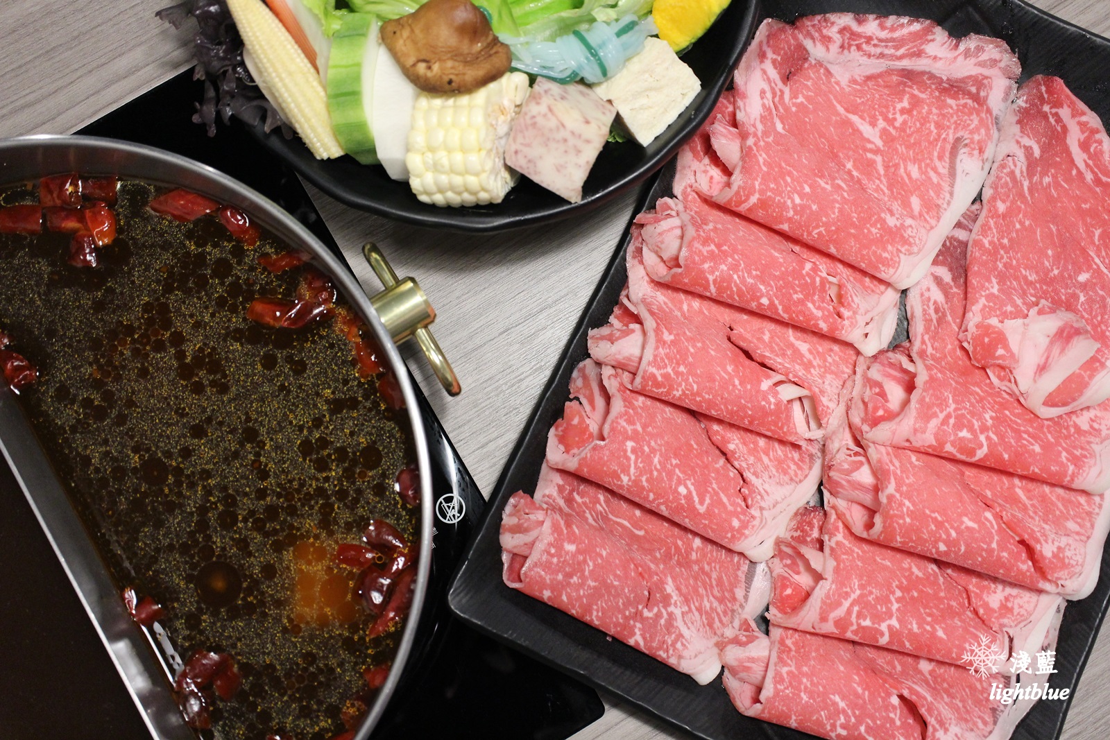 [ 中正紀念堂站美食 ] 淺藍 × 金鍋盃小火鍋四館～盡享海鮮與和牛的霸氣小火鍋