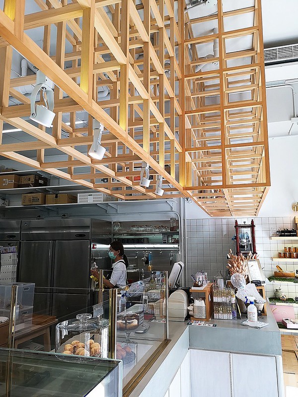 2020-09-06-16-56-15-804