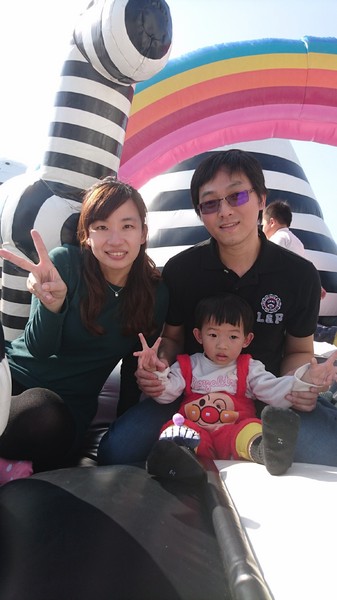 ART-ZOO 藝術動物園：高雄夢時代~ART-ZOO 藝術動物園~口愛動物造型跳跳跳~瘋狂藝起玩氣墊吧！~high翻天~