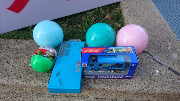 ART-ZOO 藝術動物園：高雄夢時代~ART-ZOO 藝術動物園~口愛動物造型跳跳跳~瘋狂藝起玩氣墊吧！~high翻天~