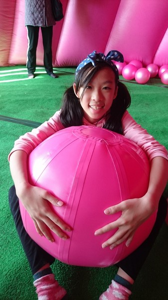 ART-ZOO 藝術動物園：高雄夢時代~ART-ZOO 藝術動物園~口愛動物造型跳跳跳~瘋狂藝起玩氣墊吧！~high翻天~