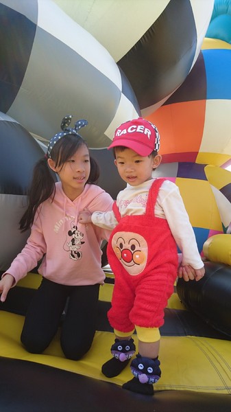 ART-ZOO 藝術動物園：高雄夢時代~ART-ZOO 藝術動物園~口愛動物造型跳跳跳~瘋狂藝起玩氣墊吧！~high翻天~