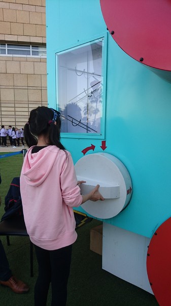 ART-ZOO 藝術動物園：高雄夢時代~ART-ZOO 藝術動物園~口愛動物造型跳跳跳~瘋狂藝起玩氣墊吧！~high翻天~