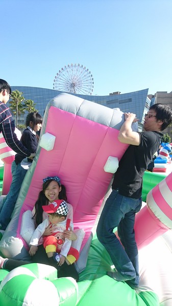 ART-ZOO 藝術動物園：高雄夢時代~ART-ZOO 藝術動物園~口愛動物造型跳跳跳~瘋狂藝起玩氣墊吧！~high翻天~