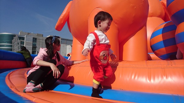 ART-ZOO 藝術動物園：高雄夢時代~ART-ZOO 藝術動物園~口愛動物造型跳跳跳~瘋狂藝起玩氣墊吧！~high翻天~