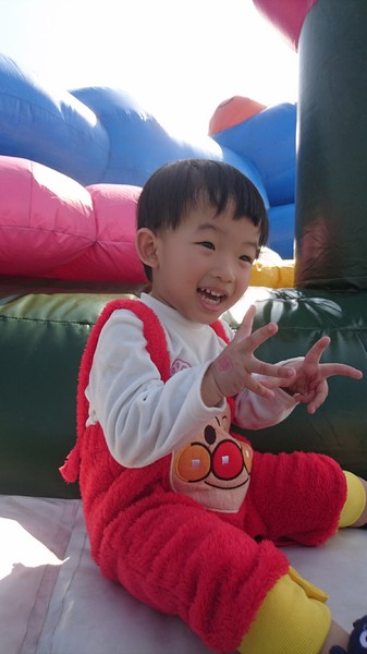 ART-ZOO 藝術動物園：高雄夢時代~ART-ZOO 藝術動物園~口愛動物造型跳跳跳~瘋狂藝起玩氣墊吧！~high翻天~