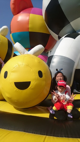 ART-ZOO 藝術動物園：高雄夢時代~ART-ZOO 藝術動物園~口愛動物造型跳跳跳~瘋狂藝起玩氣墊吧！~high翻天~