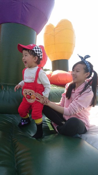 ART-ZOO 藝術動物園：高雄夢時代~ART-ZOO 藝術動物園~口愛動物造型跳跳跳~瘋狂藝起玩氣墊吧！~high翻天~