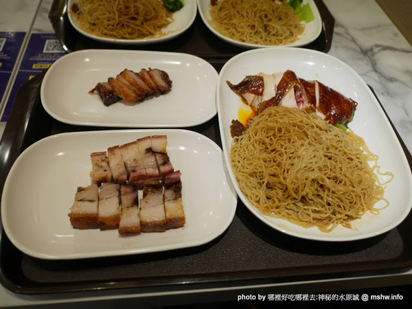 了凡香港油雞飯麵：【食記】台中了凡香港油雞飯麵 Hawker Chan Taiwan J-Mall店@西屯米其林一條街&工業區-捷運BRT澄清醫院 : 米其林再度失靈!居然端得出冷的我也是醉了