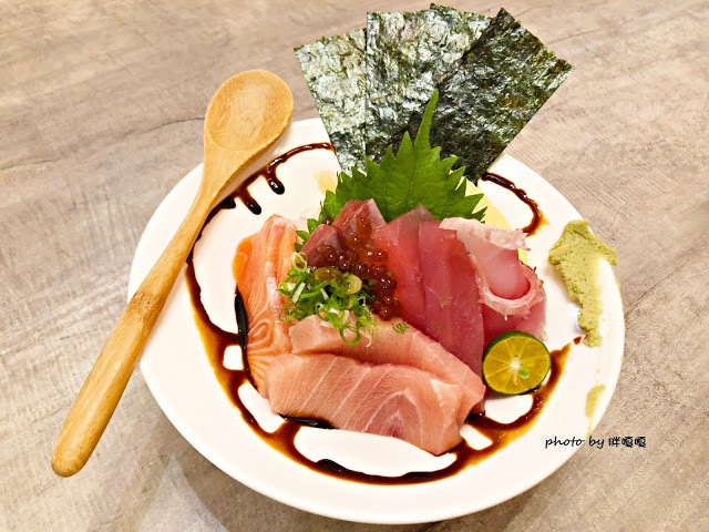 【台中 南屯】手信大佬日本料理🍣🍤🍥前身為還可以,現為大氣寬敞大店面,用餐環境舒服,多人聚餐合適,食材新鮮,料理好吃沒話說,價格合理,還有超好吃玉子燒及巨無霸一夜干😋😋😋(內附詳細菜單)