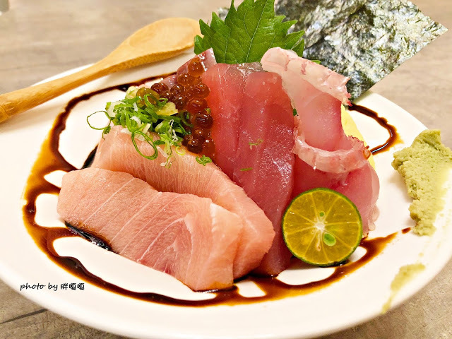 【台中 南屯】手信大佬日本料理🍣🍤🍥前身為還可以,現為大氣寬敞大店面,用餐環境舒服,多人聚餐合適,食材新鮮,料理好吃沒話說,價格合理,還有超好吃玉子燒及巨無霸一夜干😋😋😋(內附詳細菜單)