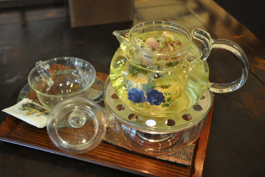 朴子水道頭美食~我推薦采荷居人文茶館