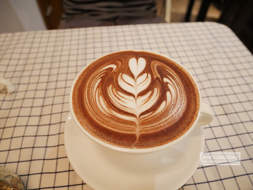 【屏東美食】巷弄內的溫馨小空間 ❤小白咖啡店❤ 聞咖啡香,品蛋糕香