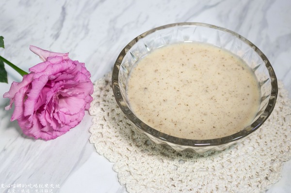 馬可先生：馬可先生2018春季浪漫新品︱玫瑰天使燕麥豆漿蛋糕捲　春日慵懶氣息，讓芬芳玫瑰香氣在舌尖縈繞！母親節蛋糕或彌月蛋糕都很推薦喲❤Mr. Mark