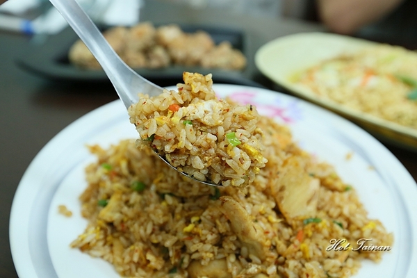 阿樂小館:【台南美食】成大學區內的平價小館,賣著日式丼飯、焗烤義大利麵:阿樂小館