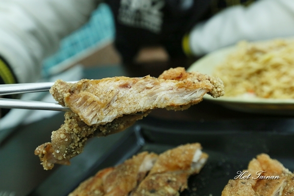 阿樂小館:【台南美食】成大學區內的平價小館,賣著日式丼飯、焗烤義大利麵:阿樂小館