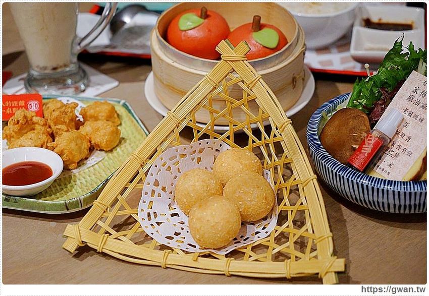 有春茶館平日不限時、不收服務費，用餐時段生意超好，復古菜餚彷彿走進阿嬤的老廚房!