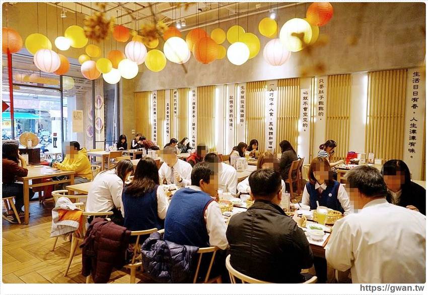 有春茶館平日不限時、不收服務費，用餐時段生意超好，復古菜餚彷彿走進阿嬤的老廚房!