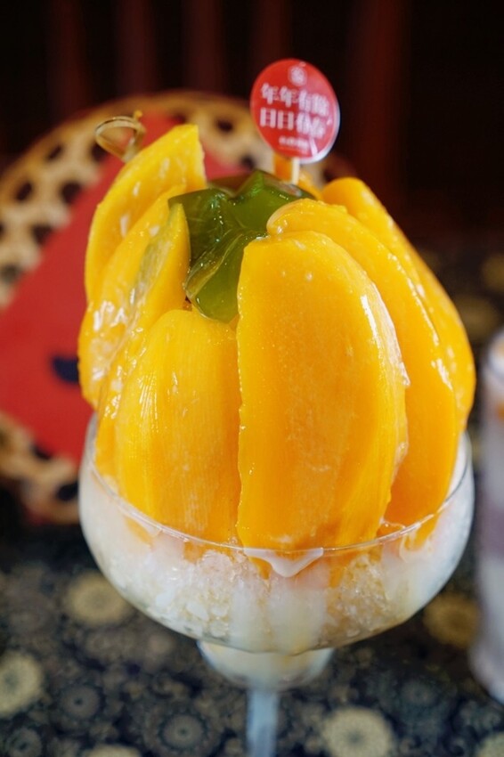 台中市東區有春茶館新菜色強勢登場!麻辣豆腐魚鍋、紅油舒肥雞蔬菜飯、麻辣嫩雞皮蛋麵,開胃套餐任你選!