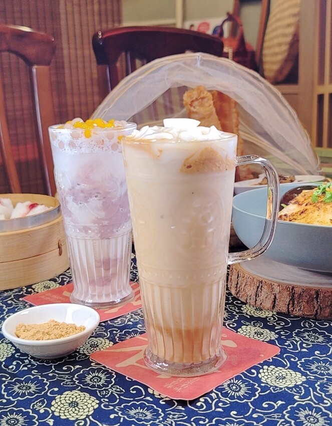 台中市東區有春茶館新菜色強勢登場!麻辣豆腐魚鍋、紅油舒肥雞蔬菜飯、麻辣嫩雞皮蛋麵,開胃套餐任你選!