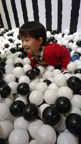 爽啾貘的黑白想特展(高雄夢時代)：高雄夢時代~爽啾貘的黑白想特展~可愛場景萌翻天~好拍到嫑嫑~超適合親子同遊~