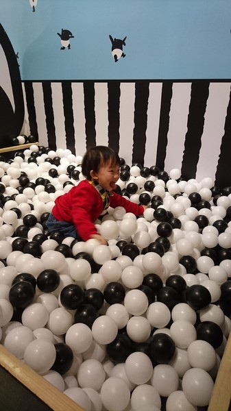 爽啾貘的黑白想特展(高雄夢時代)：高雄夢時代~爽啾貘的黑白想特展~可愛場景萌翻天~好拍到嫑嫑~超適合親子同遊~