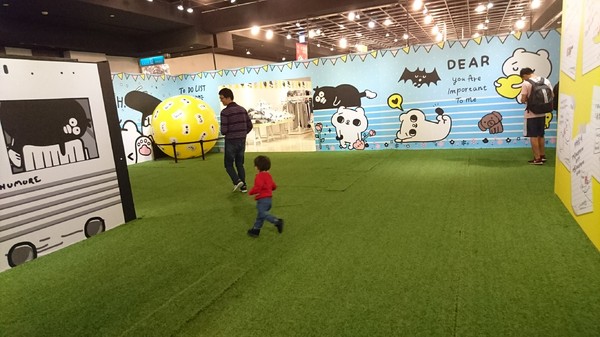 爽啾貘的黑白想特展(高雄夢時代)：高雄夢時代~爽啾貘的黑白想特展~可愛場景萌翻天~好拍到嫑嫑~超適合親子同遊~