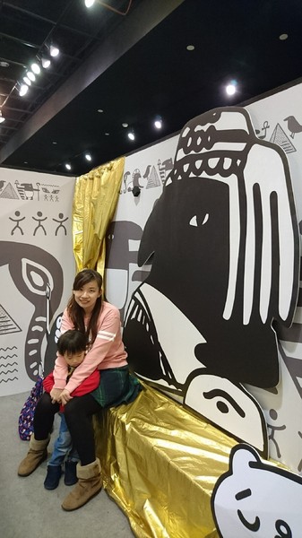 爽啾貘的黑白想特展(高雄夢時代)：高雄夢時代~爽啾貘的黑白想特展~可愛場景萌翻天~好拍到嫑嫑~超適合親子同遊~