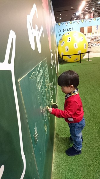 爽啾貘的黑白想特展(高雄夢時代)：高雄夢時代~爽啾貘的黑白想特展~可愛場景萌翻天~好拍到嫑嫑~超適合親子同遊~