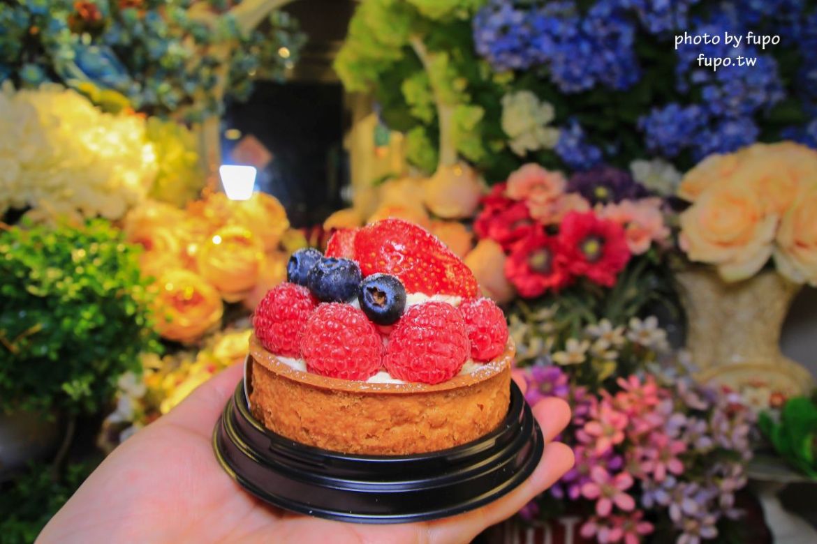 極機密甜點(沒有招牌沒有目錄),隱藏在花店裡的美好滋味~在充滿花香的地方享用甜點,拍照也超級美的阿(IG客必訪)-嘉義康樂街綠鄉花藝烘焙手工製作