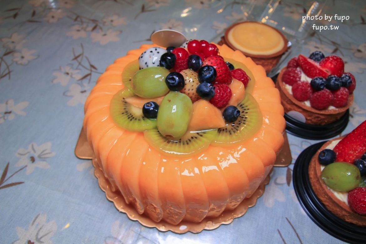 極機密甜點(沒有招牌沒有目錄),隱藏在花店裡的美好滋味~在充滿花香的地方享用甜點,拍照也超級美的阿(IG客必訪)-嘉義康樂街綠鄉花藝烘焙手工製作