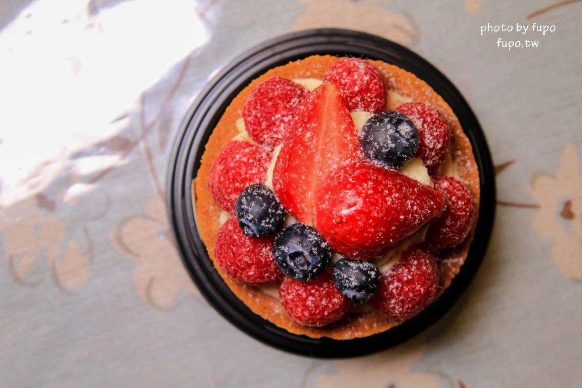 極機密甜點(沒有招牌沒有目錄),隱藏在花店裡的美好滋味~在充滿花香的地方享用甜點,拍照也超級美的阿(IG客必訪)-嘉義康樂街綠鄉花藝烘焙手工製作