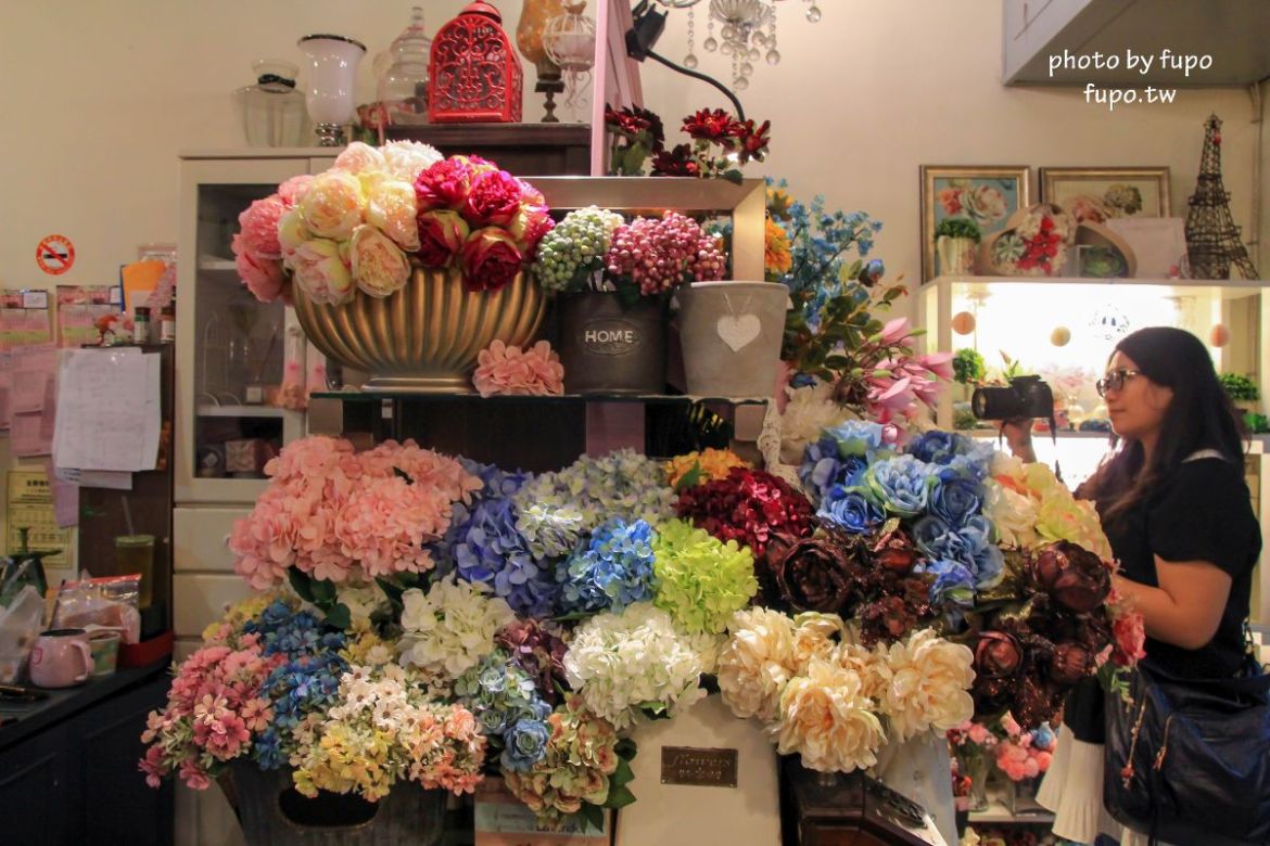 極機密甜點(沒有招牌沒有目錄),隱藏在花店裡的美好滋味~在充滿花香的地方享用甜點,拍照也超級美的阿(IG客必訪)-嘉義康樂街綠鄉花藝烘焙手工製作