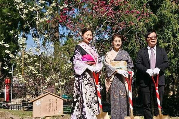 彰化縣彰化市伴手禮推薦))陳爸蛋捲-這來自彰化傳奇的網購名店，聽說一訂最久4年才吃得到